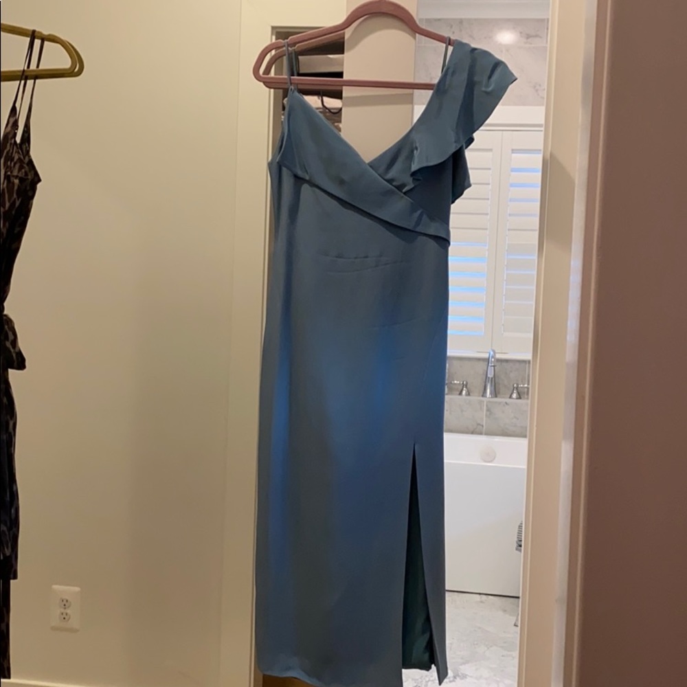 blue dress